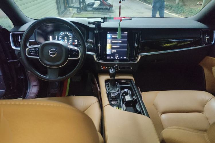 Used Volvo S90 2017 T4 Zhiyuan Edition Center Console