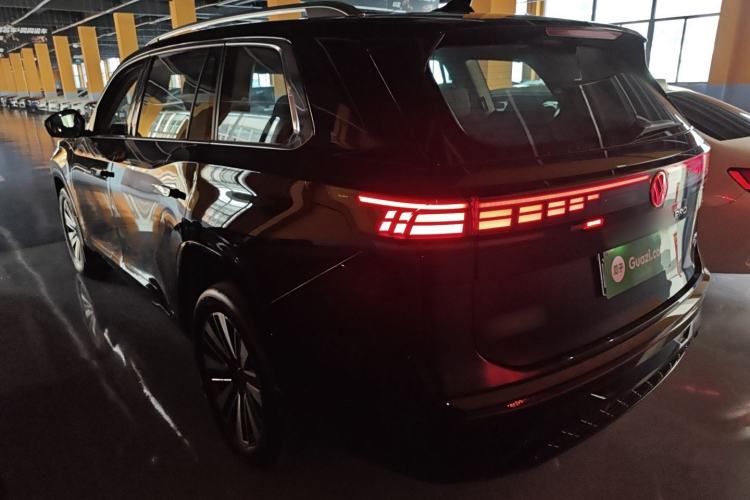 Used Volkswagen Teramont 2025 Tiguan Pro 450TSI 4Motion Crosswind Edition Exterior 2