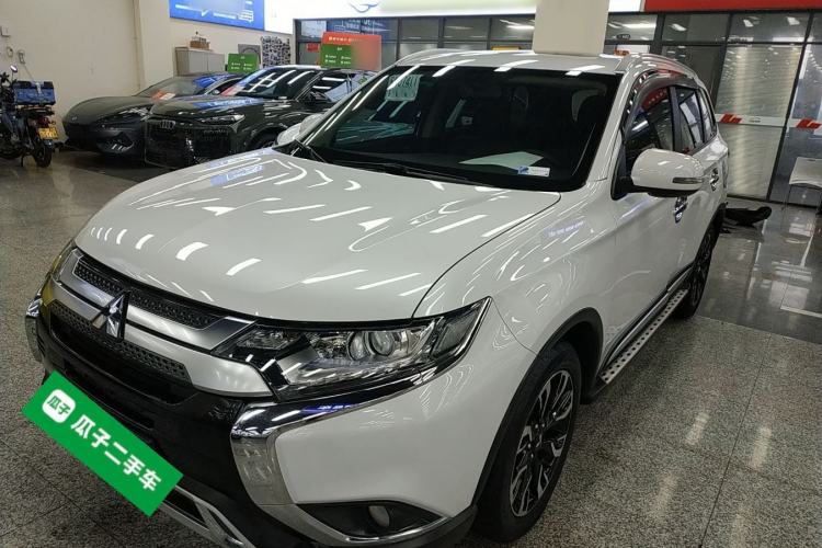 Used Mitsubishi Outlander 2019 2.0L Two-Wheel Drive Comfort Edition 5 Seats China VI Standard