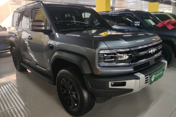 Used Formula Leopard 5 2023 Explore Edition Front Right 45 Deg