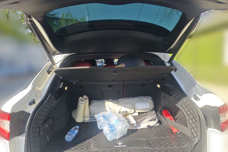 Used Maserati Levante 2018 3.0T Standard Edition Trunk