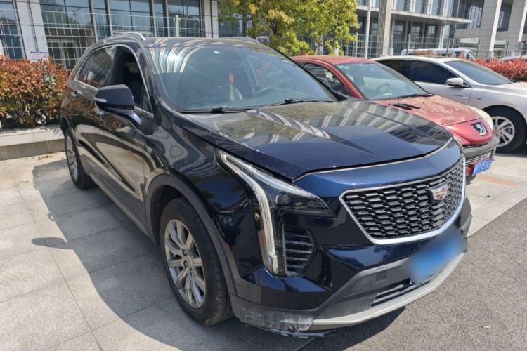 Used Cadillac XT4 2020 Revised Version 28T Two-Wheel Drive Luxury Edition Front Right 45 Deg