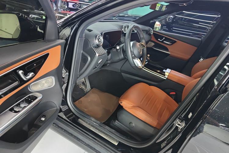 Used Mercedes-Benz GLC 2024 GLC 260 L 4MATIC Dynamic Edition 5-seater Driver Seat