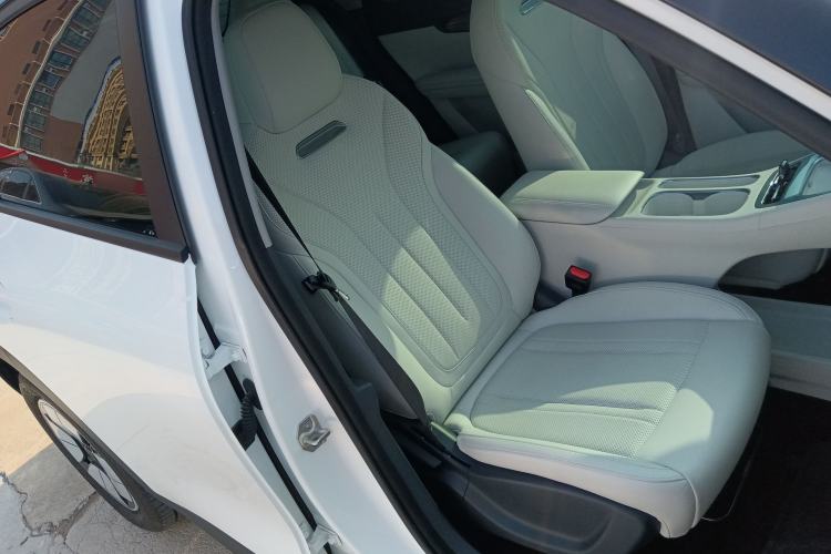 Used Geely Galaxy Geome 2025 410 km Free Version
