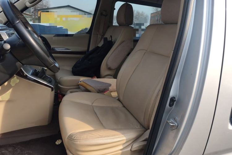 Used Jinbei Grace 2014 2.4L Standard Short-Wheelbase 7-Seater 4RB2
