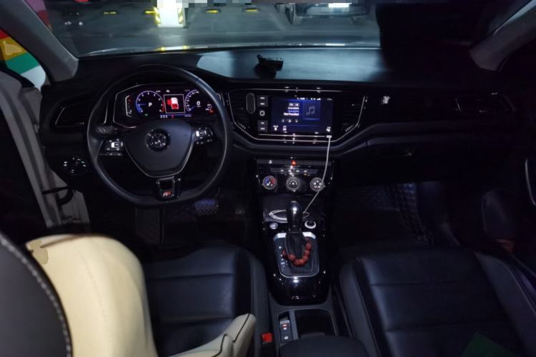 Used Volkswagen T-ROC 2020 280TSI DSG Two-Wheel Drive Comfort Version Center Console