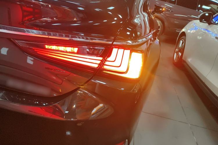 Used Lexus ES 2022 200 Excellence Edition
