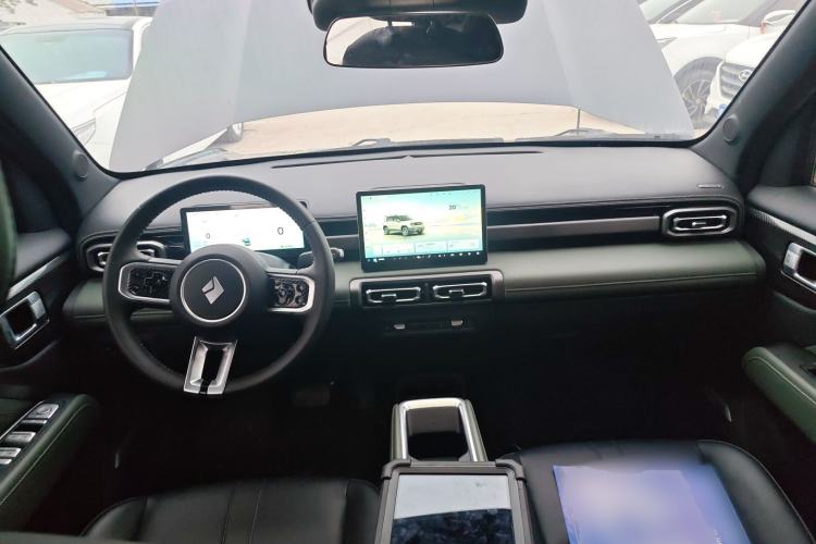 Used Baojun Spark EUV 2024 Prestige Edition 4 Seats Center Console