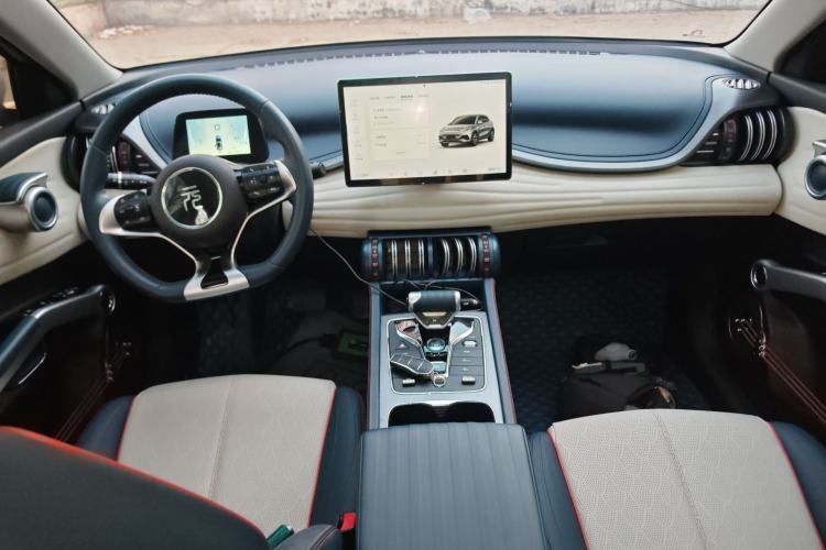 Used BYD Yuan PLUS 2023 Champion Edition 510KM Superior Model Center Console