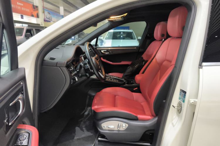 Used Porsche Macan 2018 Macan 2.0T Left Front Seat