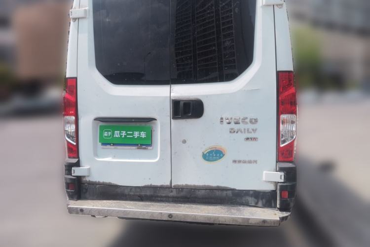 Used Iveco Eurocargo 2020 2.3T Manual Super Rui Long Wheelbase Short Overhang High Roof China VI F1A Rear