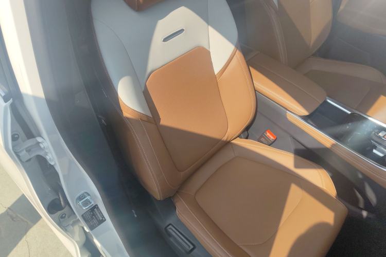 Used SAIC MAXUS G50 2024 Facelift PLUS 1.5T Happiness-Recommended Automatic Start-Up Version Right Front Seat