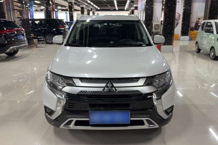 Used Mitsubishi Outlander 2020 2.0L Two-Wheel Drive Comfort Edition 5 Seats
