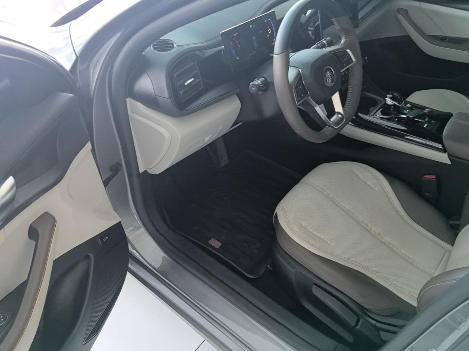 BYD Qin PLUS 2024 HONOR Edition DM-i 55KM Leading Model — снимка 18