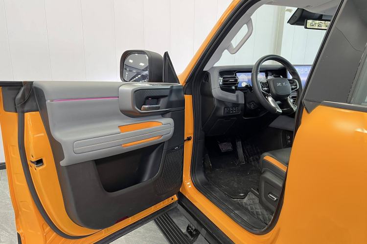 Used BAIC Off-Road BJ40 2024 2.0T All-New Urban Hunter Edition Chivalrous Style