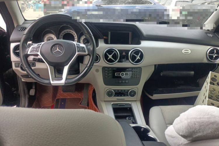 Used Mercedes-Benz GLK-Class 2015 GLK 260 4MATIC Dynamic Edition Ultimate Version Center Console