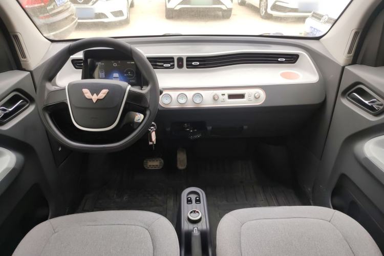 Used Wuling Hongguang MINIEV 2021 Macaron Premium Model – Lithium Iron Phosphate Center Console