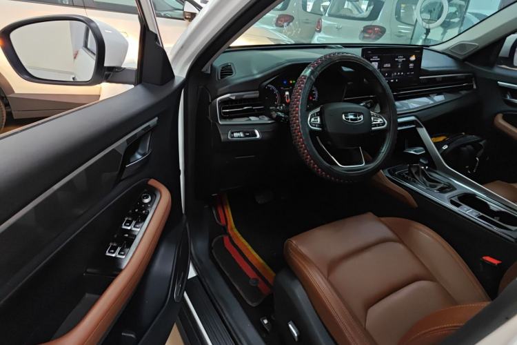 Used Geely Auto Vision X6 2021 PRO 1.4T Automatic Prestige Model Interior 3