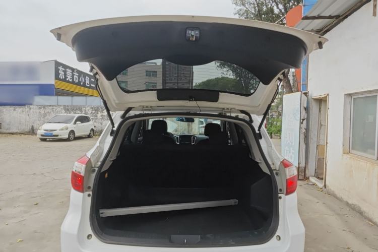 Used Venucia T70 2015 2.0L Manual RuiQu Version Trunk