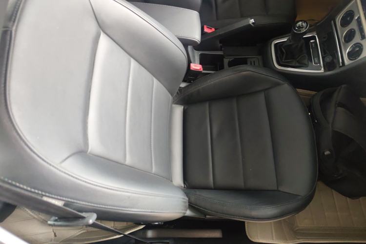 Used Volkswagen Lavida 2013 Restyled Classic 1.6L Manual Comfort Edition