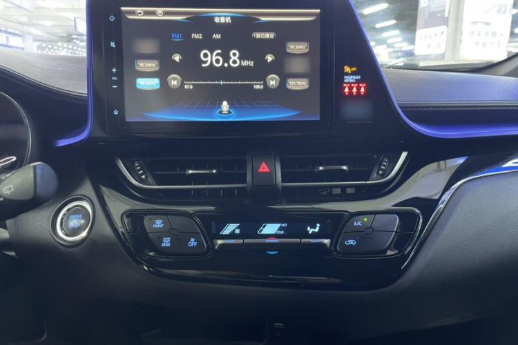 Used Toyota C-HR 2018 2.0L Leading with Sunroof China VI Standard Interior 7