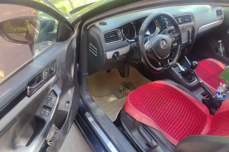 Used Volkswagen Sagitar 2017 1.6L Manual Comfort Model