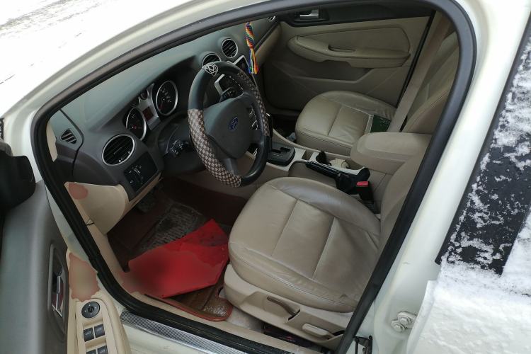 Used Ford Focus 2011 Hatchback 1.8L Automatic Fashion Edition
