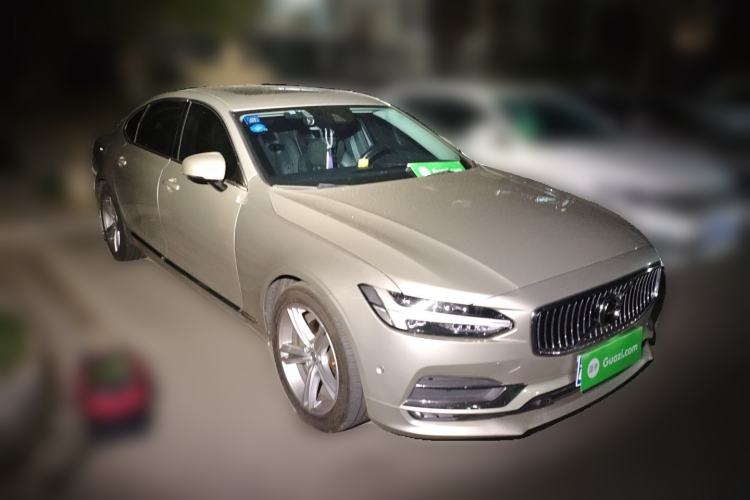 Used Volvo S90 2018 T4 Zhiyuan Edition Front Right 45 Deg