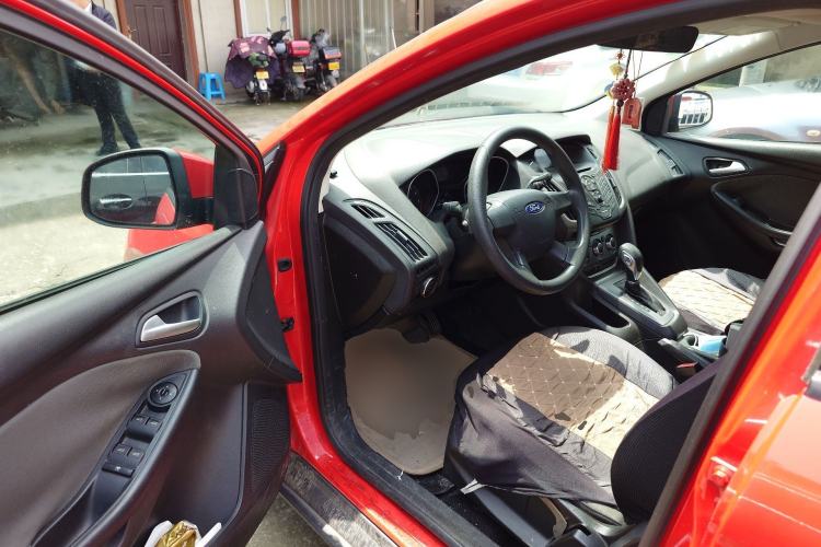 Used Ford Focus 2012 Hatchback 1.6L Automatic Fashion Edition
