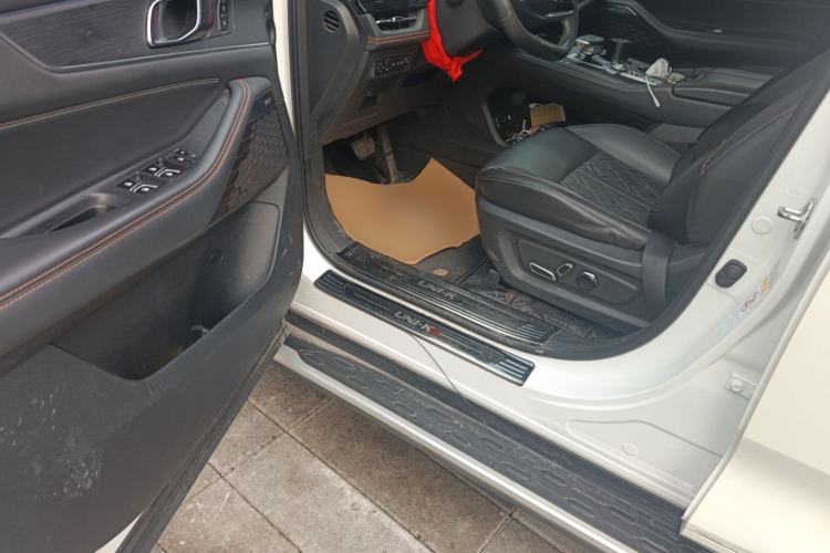 Used Changan UNI-K iDD 2022 Blue Whale iDD 130km 1.5T Prestige Model
