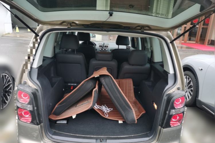 Used Volkswagen Touran 2015 1.4T DSG Comfort Edition 5 Seats Trunk