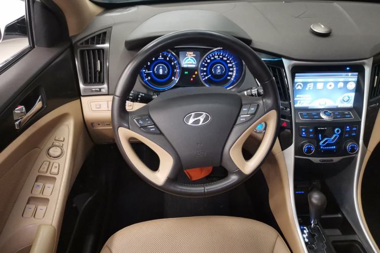 Used Hyundai Sonata 2013 2.0L Automatic Prestige Edition Steering Wheel