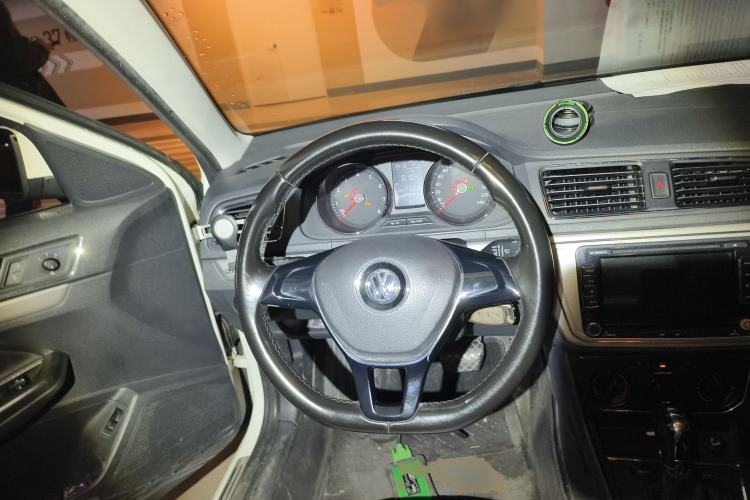 Used Volkswagen Lavida 2015 1.6L Automatic Comfort Edition
