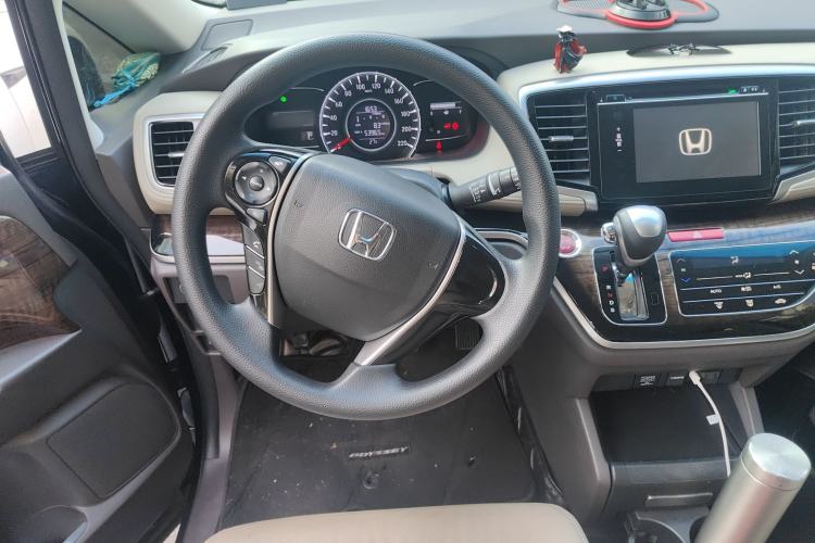 Used Honda Odyssey 2015 Revised 2.4L Luxury Edition