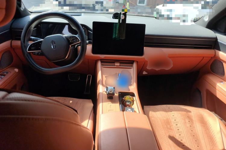 Used Hima AITO M7 2024 1.5T Intelligent Drive 4WD Ultra Version 5 Seats Center Console