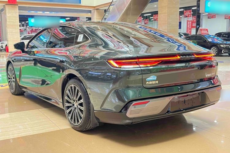 Used Geely Galaxy Galaxy 8 2025 130km EM-P Exploration Edition