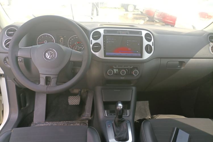 Used Volkswagen Tiguan 2016 280TSI Automatic Two-Wheel-Drive Silk Road Style Edition Center Console