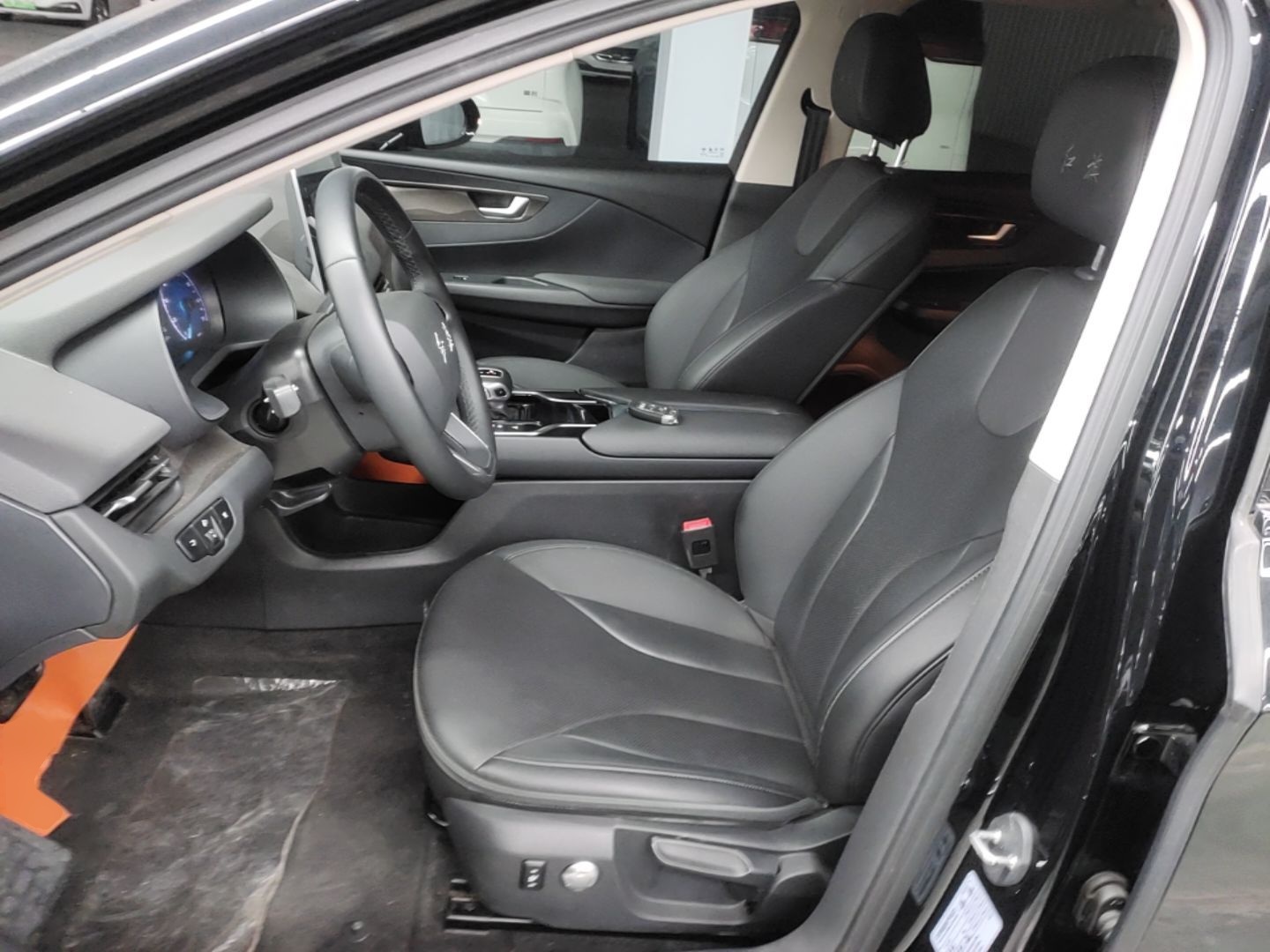 Hongqi E-QM5 2023 Revised Version Basic Travel Edition — снимка 17