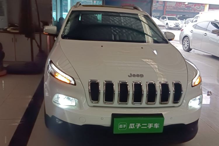 Used Jeep Cherokee 2016 2.0L Superior Edition
