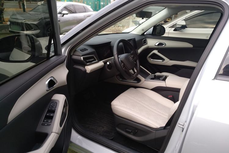 Used BYD Yuan UP 2025 Intelligent Driving Version 401 km Leading Edition