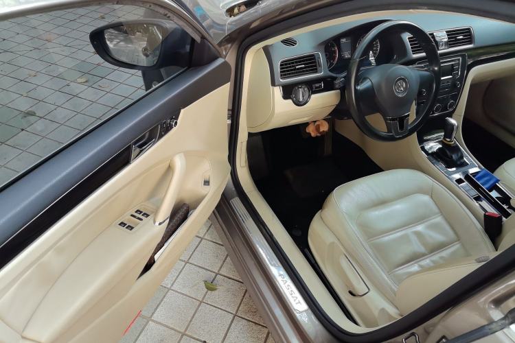 Used Volkswagen Passat 2014 1.8TSI DSG Prestige Edition Driver Seat