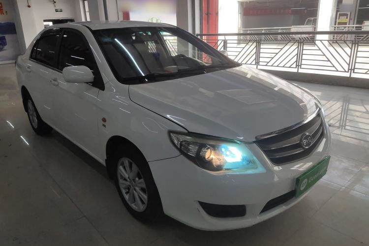 Used BYD L3 2015 Energy-Efficient Model 1.5L Automatic Comfort Edition Front Right 45 Deg