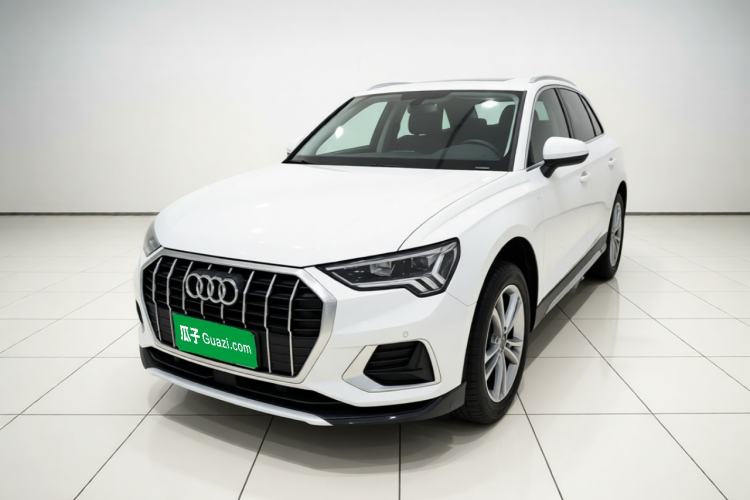 Used Audi Q3 2019 40 TFSI Fashionable and Elegant Model