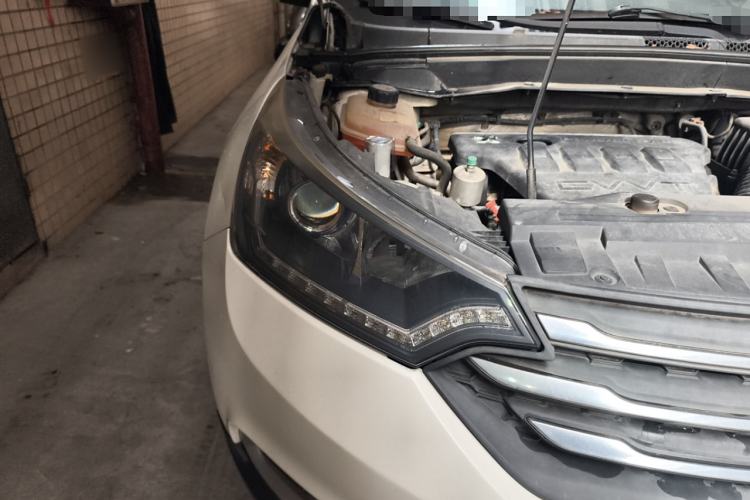 Used Dongfeng Aeolus AX7 2015 2.0L Automatic Zhiyi Trim
