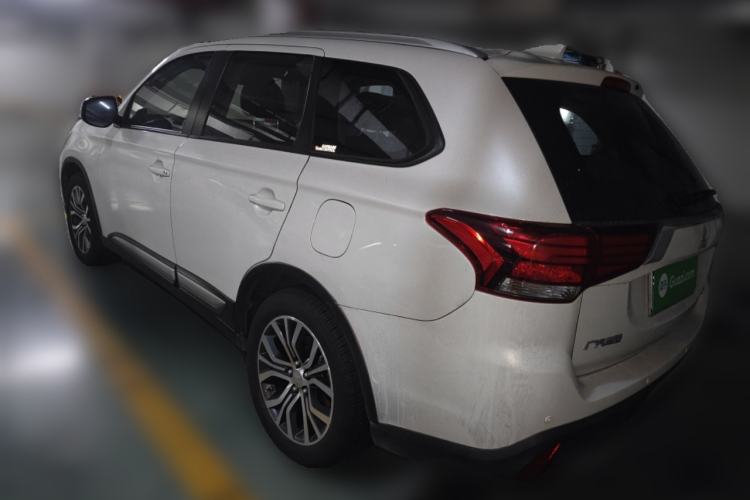 Used Mitsubishi Outlander 2018 2.0L Two-Wheel Drive Glory Edition 5 Seats