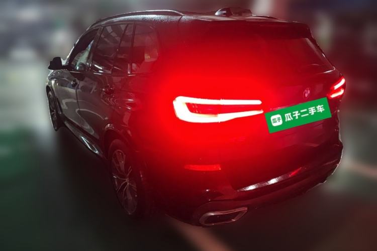 Used BMW X5 2019 xDrive40i Standard 19-inch wheels U.S. specification