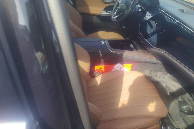 Used Mercedes-Benz E-Class New Energy 2024 E 350 e L Plug-in Hybrid Sedan Right Front Seat