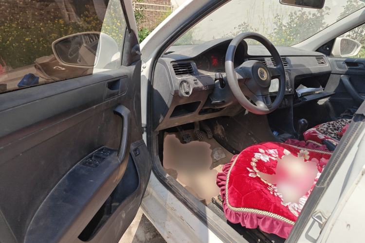 Used Volkswagen Santana 2015 1.6L Manual Fashion Edition Driver Seat