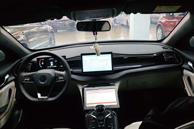 Used BYD Qin PLUS 2024 HONOR Edition DM-i 55KM Leading Model