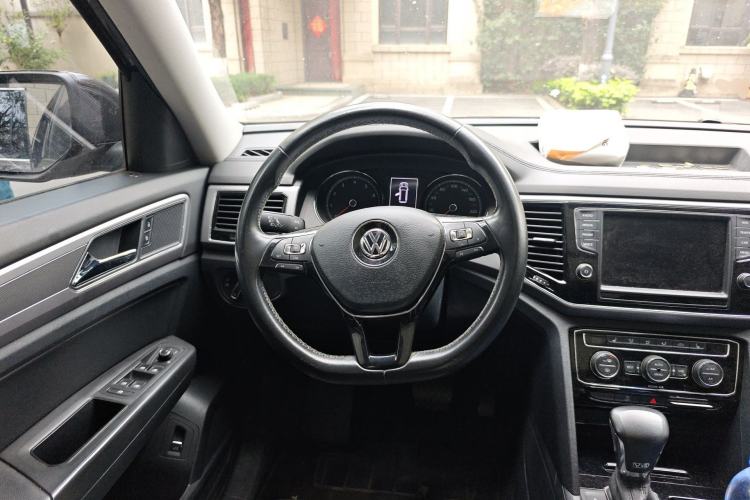 Used Volkswagen Teramont 2017 530 V6 Four-Wheel Drive Luxury Edition Steering Wheel